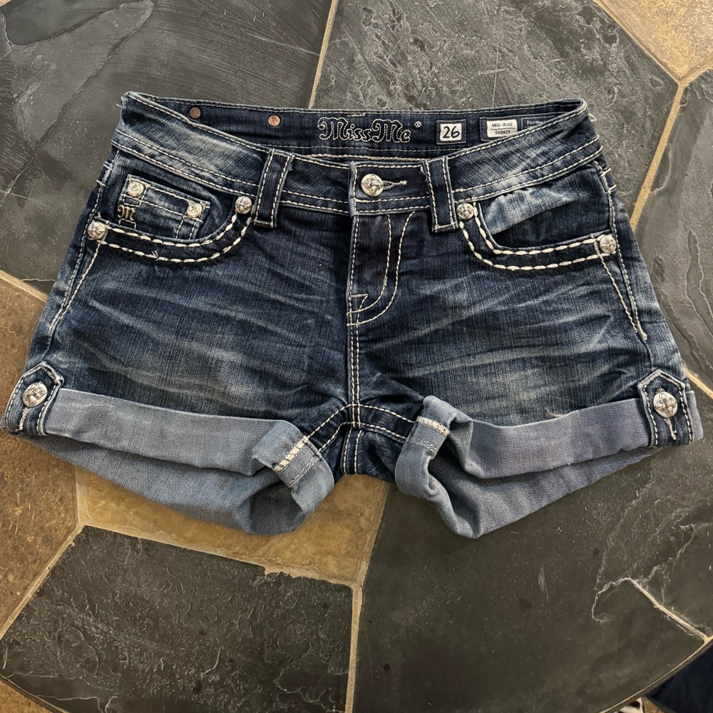 Miss Me Mid-Rise Shorts, size 26